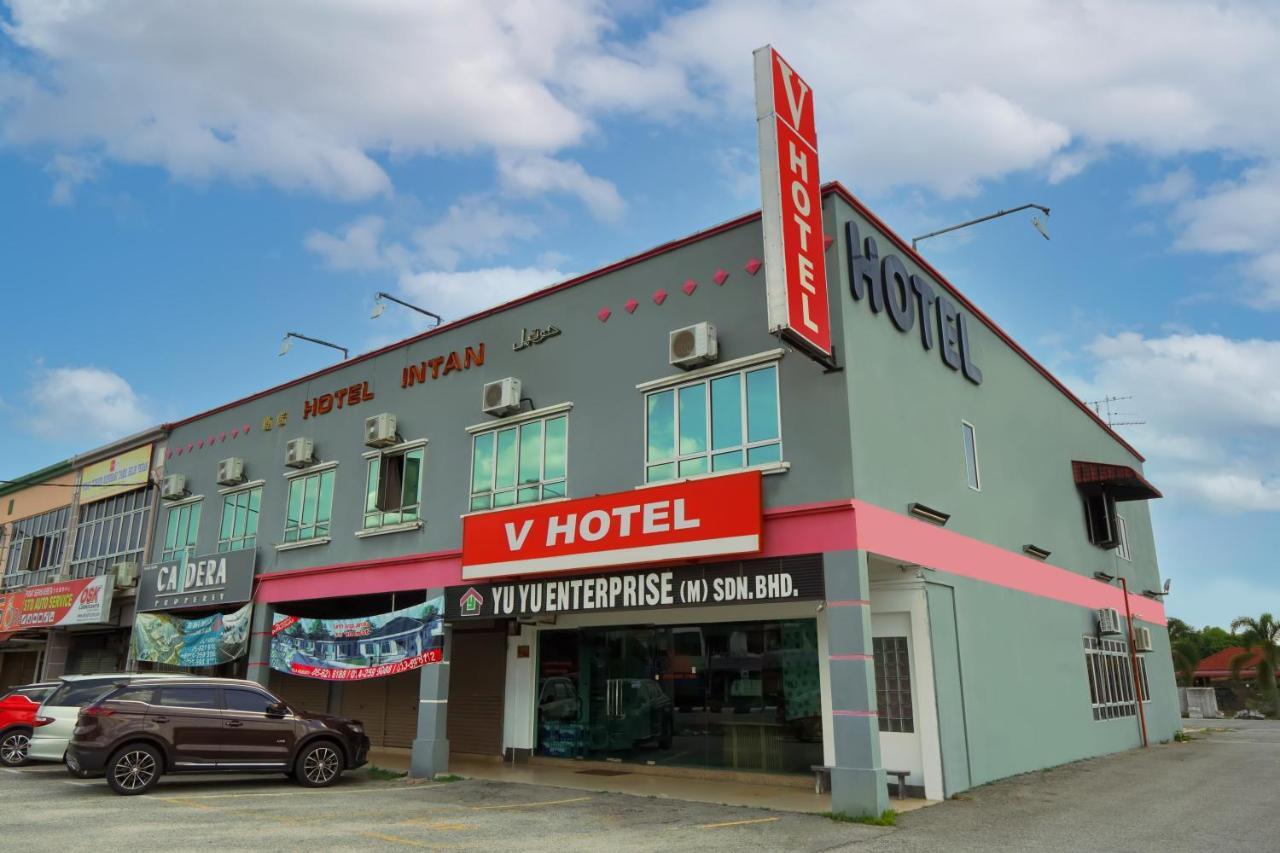 V Hotel Teluk Intan Exterior foto